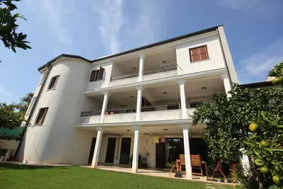 Image de Appartement de deux chambres avec la terrasse Rovinj (A-7185-a)