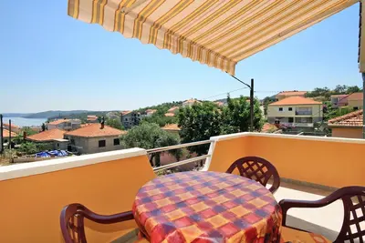 Image de Appartement d'une chambre avec la terrasse et la vue sur le mer Sali, Dugi otok (A-8110-a)