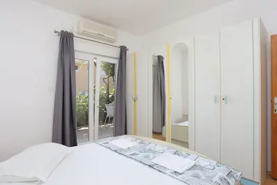 Image de Appartement de deux chambres avec la terrasse Zivogosce - Blato (Makarska) (A-1057-a)