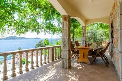 Image de Appartement de deux chambres prés de la plage Prizba, Korcula (A-10063-c)