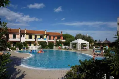 Image de Appartement de vacances avec climatisation, internet, balcon et piscine