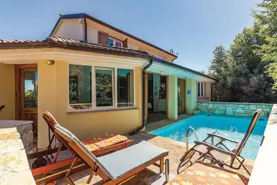 Image de Superbe maison à Liznjan avec WiFi