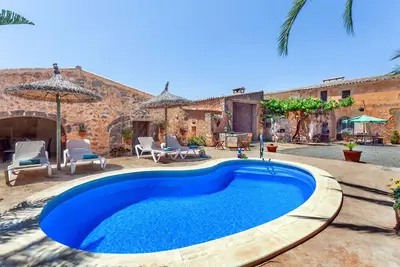 Image de Casa Antigua holiday house with swimming pool in a quiet countryside location near Santanyi