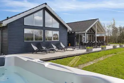 Image de Superbe maison à Idestrup avec sauna