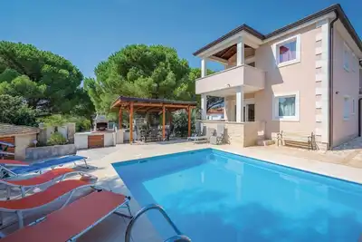 Image de Superbe maison à Valbandon avec WiFi