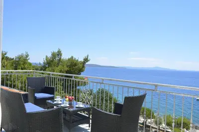 Image de Appartements Marija (34031-A1) - Ivan Dolac - île de Hvar