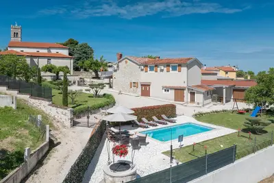 Image de Superbe maison de 4 chambres à Nova Vas