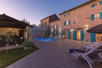 Image de Magnifique maison de 4 chambres Ă .