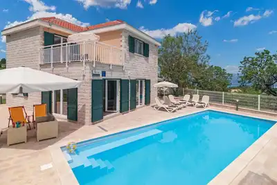 Image de Belle maison à Postira avec WiFi