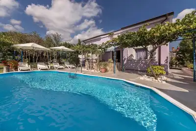 Image de Superbe maison à Vinez avec WiFi