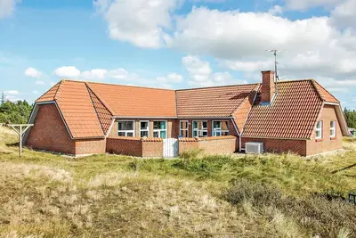 Image de Maison confortable à Blåvand avec sauna