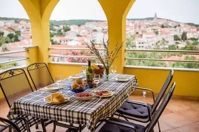 Image de Appartement de vacances avec terrasse et vue sur la mer à 50 mètres de la mer Adriatique