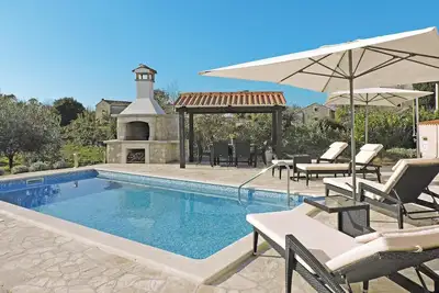 Image de Magnifique maison Ă Barban avec WiFi