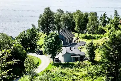 Image de Superbe maison à Seim avec WiFi