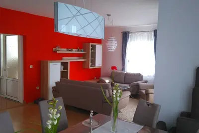 Image de Appartement 1 Appartement moderne, grand balcon, 50m. à la mer