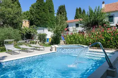 Image de Belle maison à Kastel Luksic avec WiFi