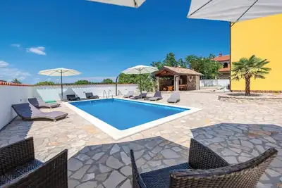 Image de Superbe maison à Labin avec WiFi