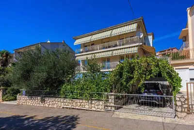 Image de Appartement de vacances avec barbecue, climatisation et Wi-Fi