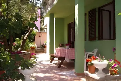 Image de Appartement de vacances avec grande terrasse et beau jardin