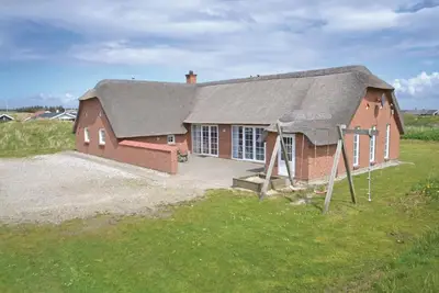 Image de Superbe maison à Hvide Sande avec Wi-Fi