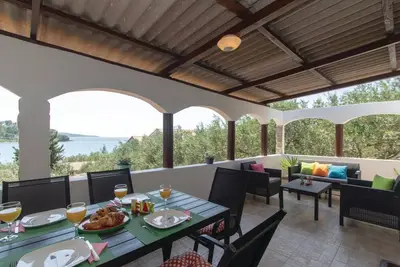 Image de Belle maison à Vela Luka avec cuisine