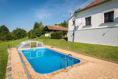 Image de Maison de vacances avec piscine extérieure
