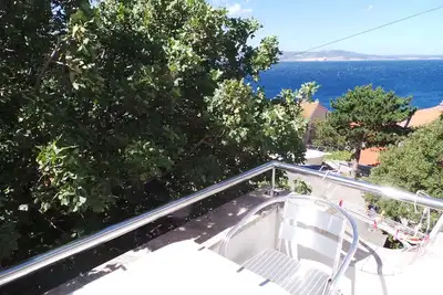 Image de Studio avec balcon et vue mer près de la plage