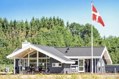 Image de Superbe maison à Ejstrupholm avec sauna