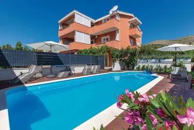 Image de Superbe appartement de 3 chambres à.