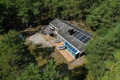Image de Superbe maison à Nexø avec sauna