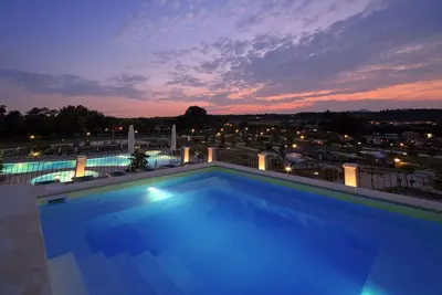 Image de Maison mobile avec terrasse et climatisation
