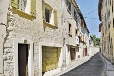 Image de Belle maison à Beaucaire avec WiFi