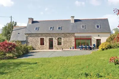 Image de Belle maison de 4 chambres à Tredarzec