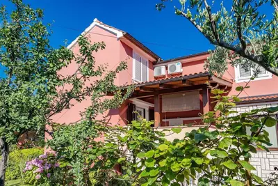 Image de Studio avec terrasse de 12 m² à proximité du centre