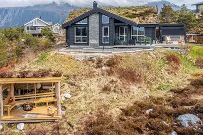 Image de Belle maison de 4 chambres à Tustna