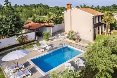 Image de Superbe maison à Segotici avec WiFi