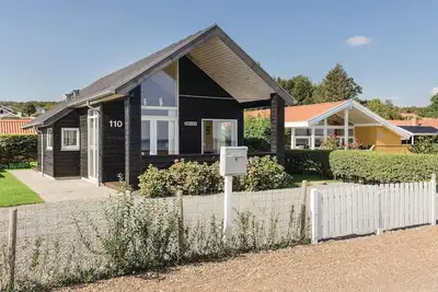 Image de Maison de 2 chambres agréable à Bjert
