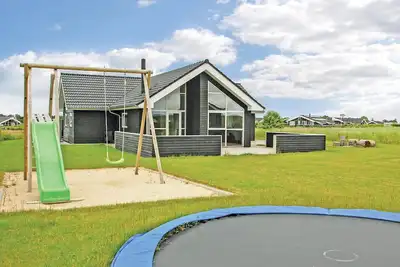 Image de Superbe maison à Haderslev avec sauna