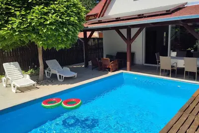 Image de Maison de vacances avec piscine à seulement 200 mètres de la plage