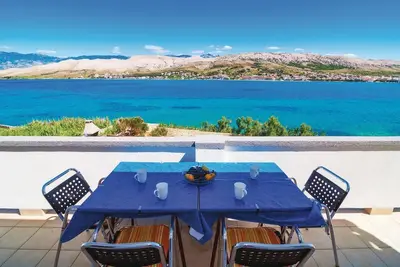 Appartement confortable à Pag avec.