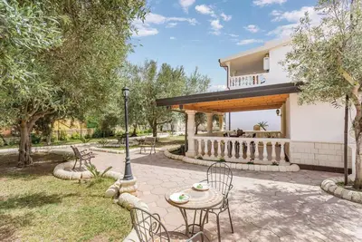 Image de Superbe maison à Noto Sr avec WiFi