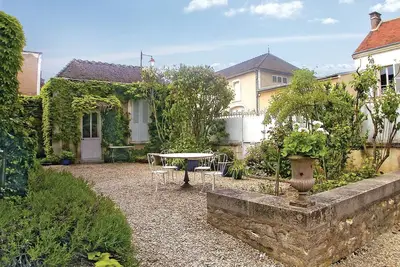 Image de Maison cosy Ă Chablis avec WiFi