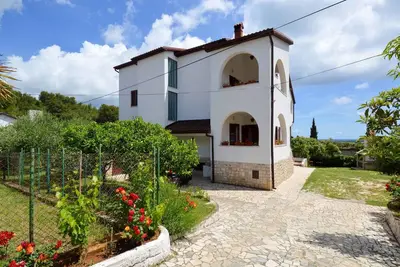 Image de Studio avec terrasse et possibilité de barbecue