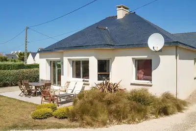 Belle maison de 2 chambres à Kerlouan