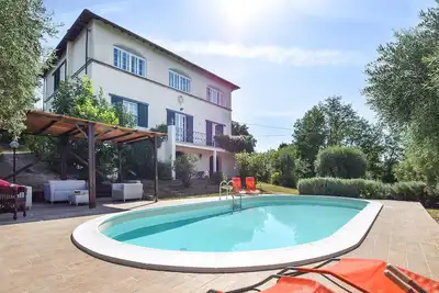 Maison confortable à Crespina Pi avec.
