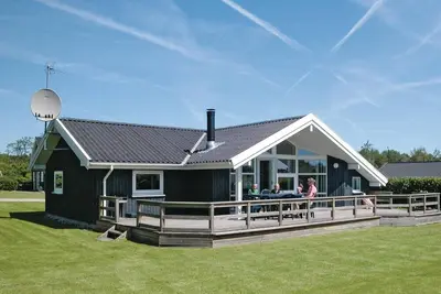 Image de Maison confortable à Frørup avec sauna