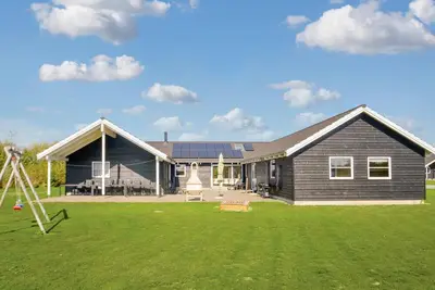 Image de Superbe maison à Idestrup avec sauna