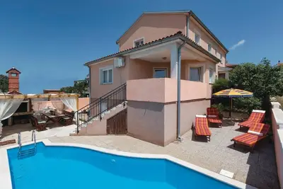 Image de Magnifique maison à Pula avec WiFi