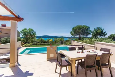 Image de Belle maison de 2 chambres à Pomer