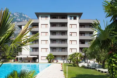 Image de Appartement de vacances avec balcon et piscine